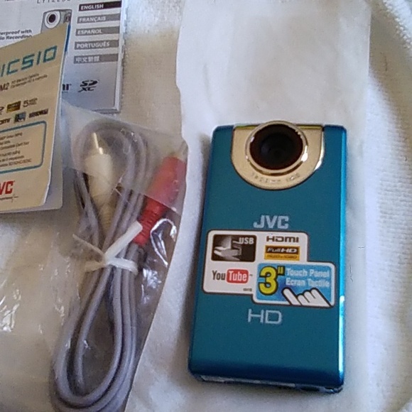 JVC Picsio GC-FM2 HD Memory Camera - Picture 12 of 16